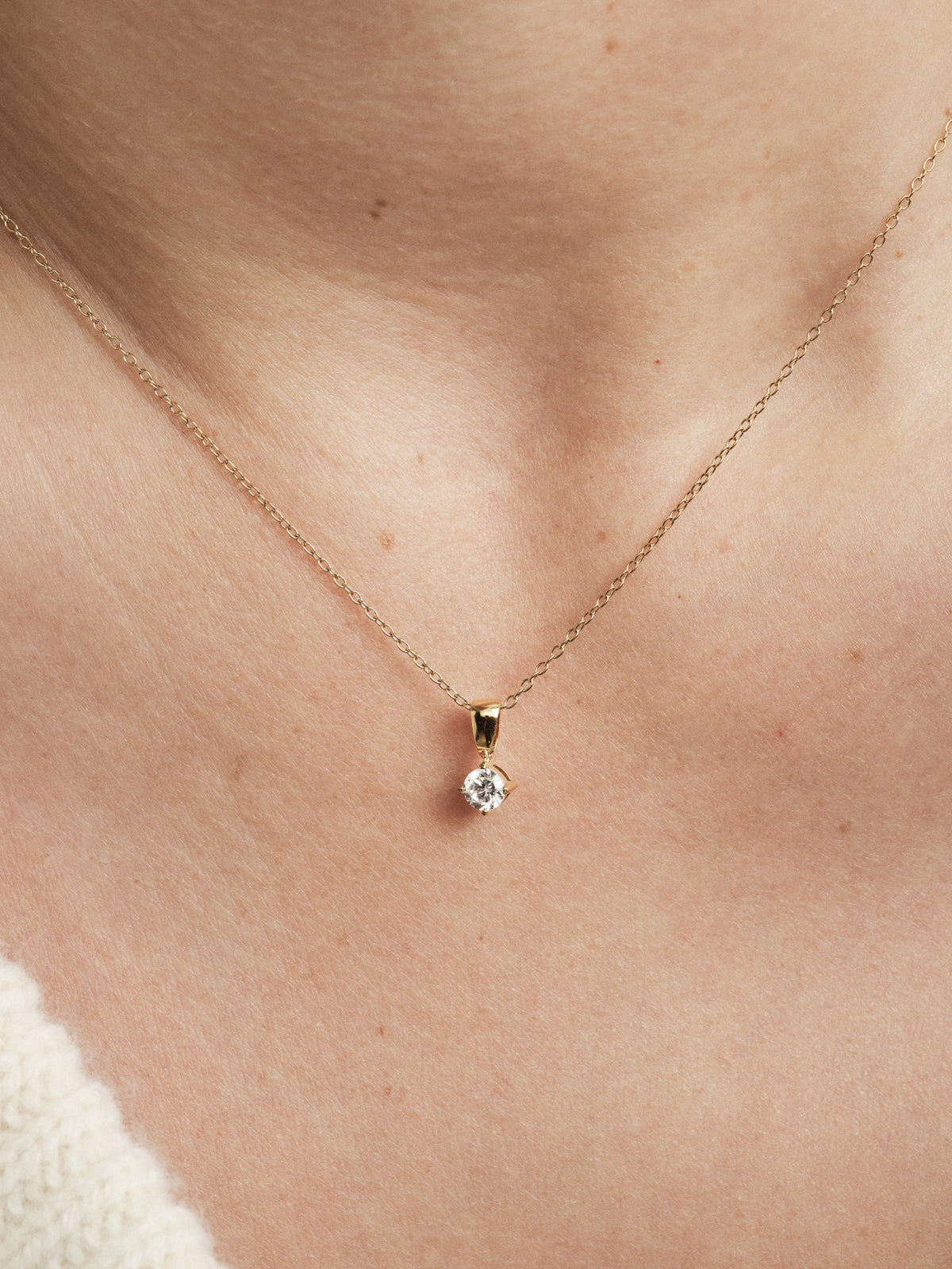 Jolie White Necklace