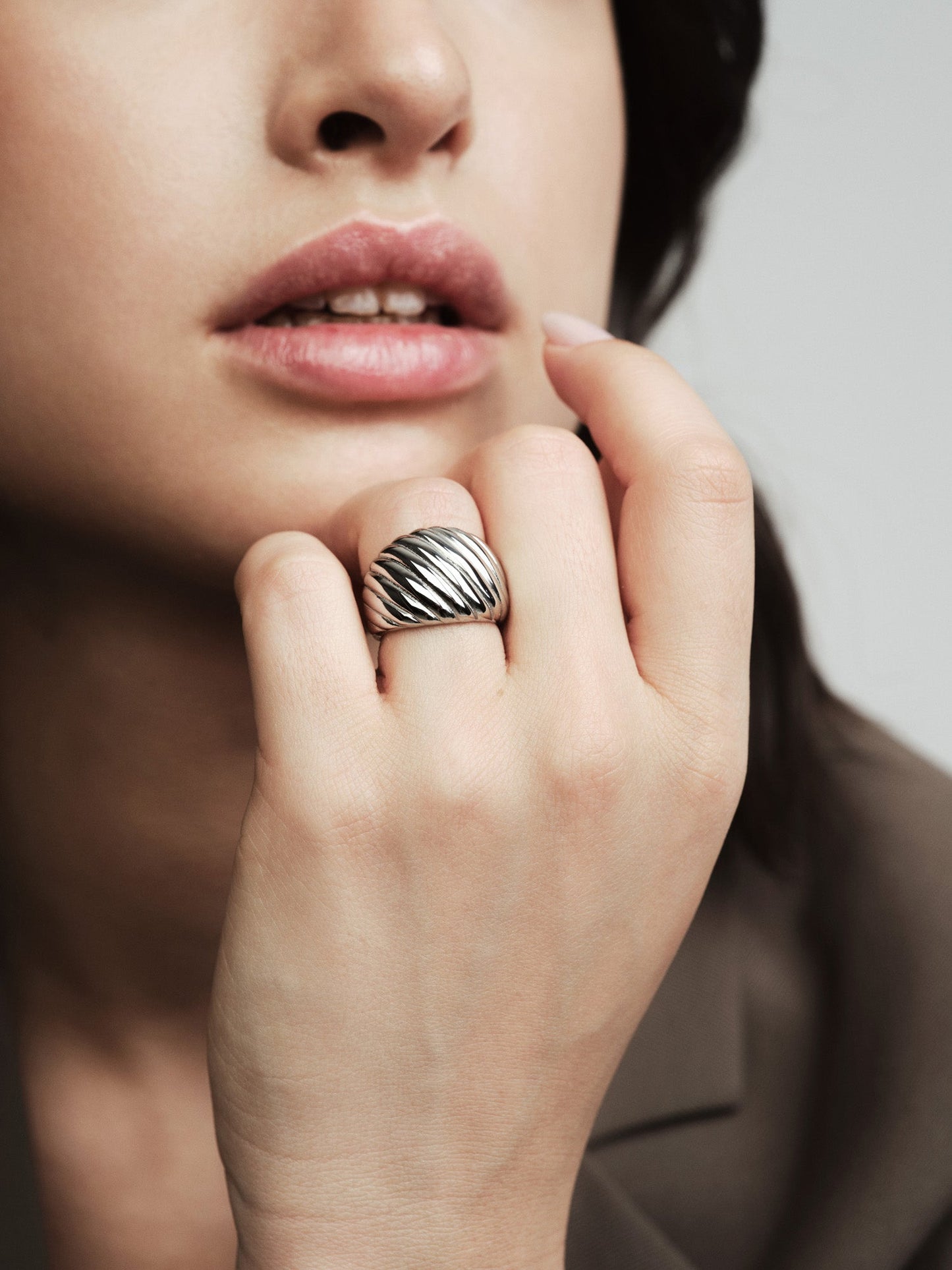 Curved Ribbed Ring