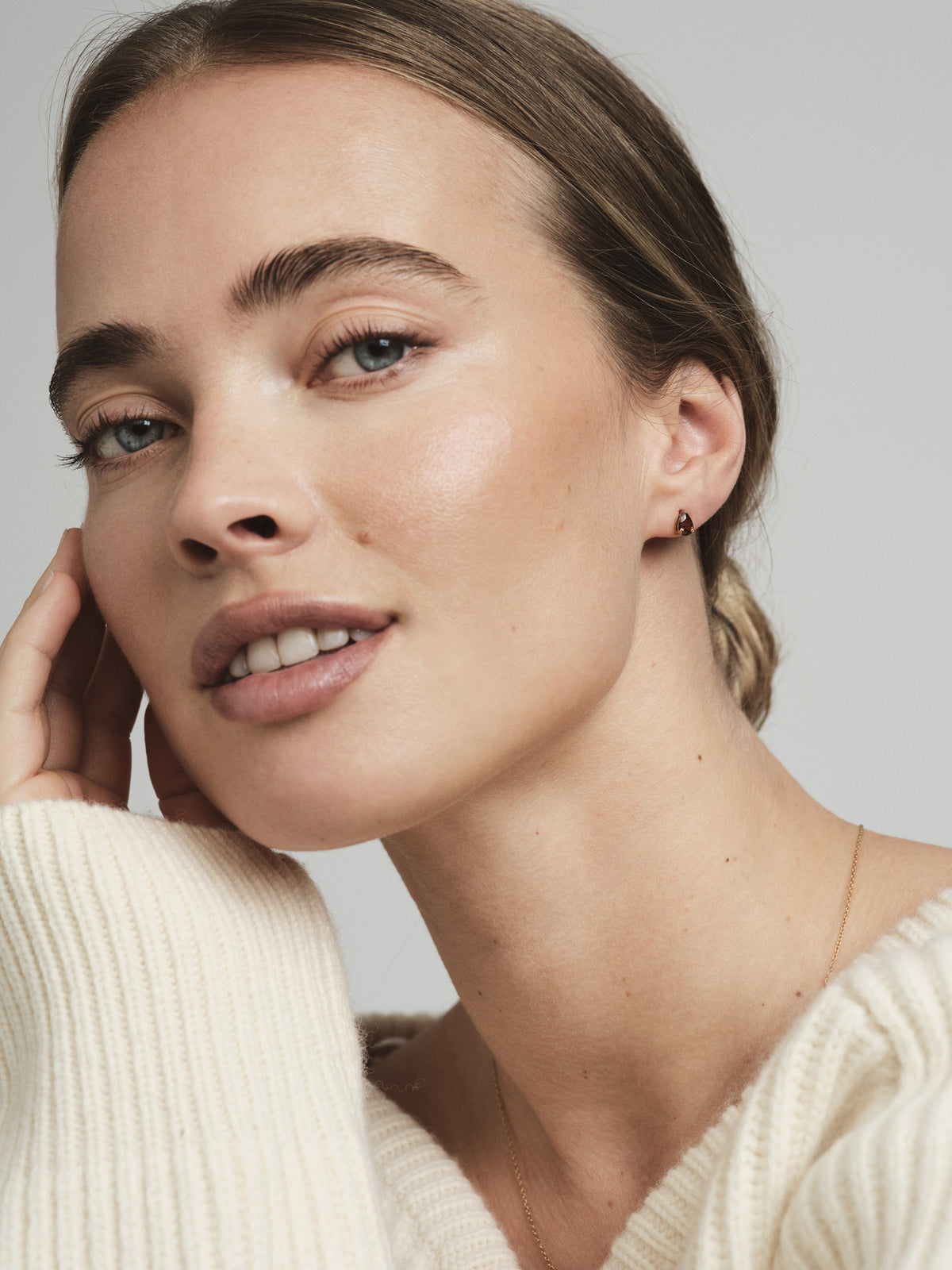 Belle Coffee Medium Studs