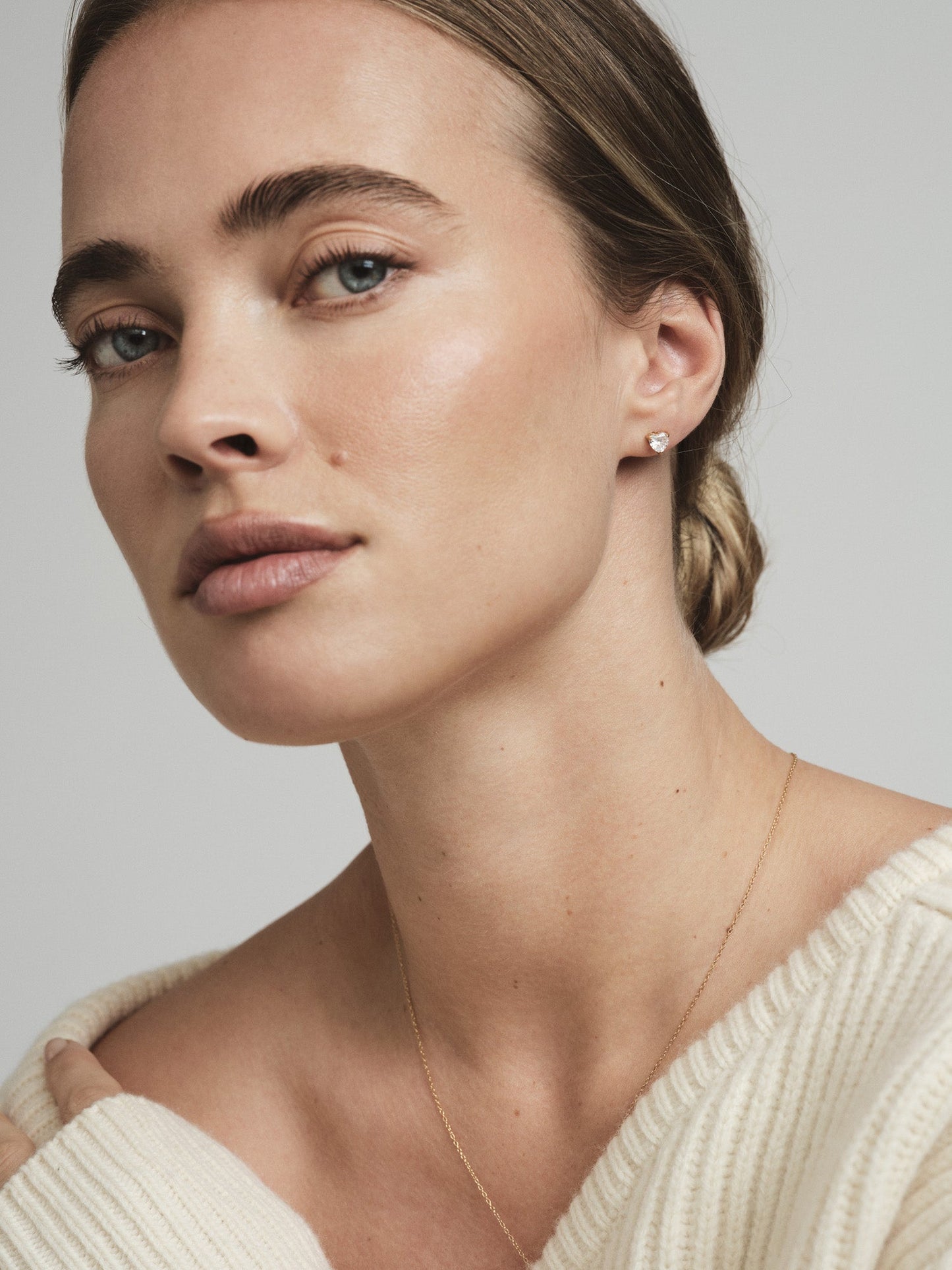 FREE Bonne White Studs