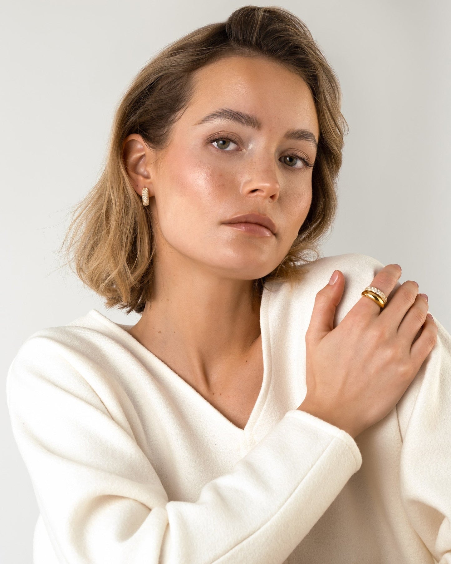 Amour  Hoops Medium
