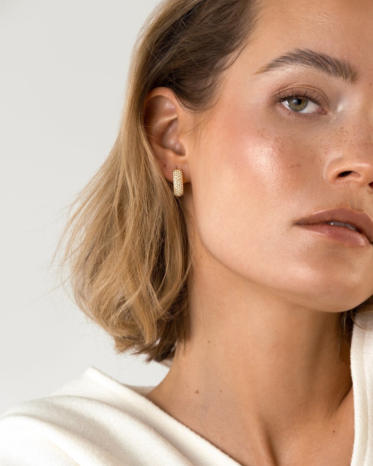 Amour  Hoops Medium