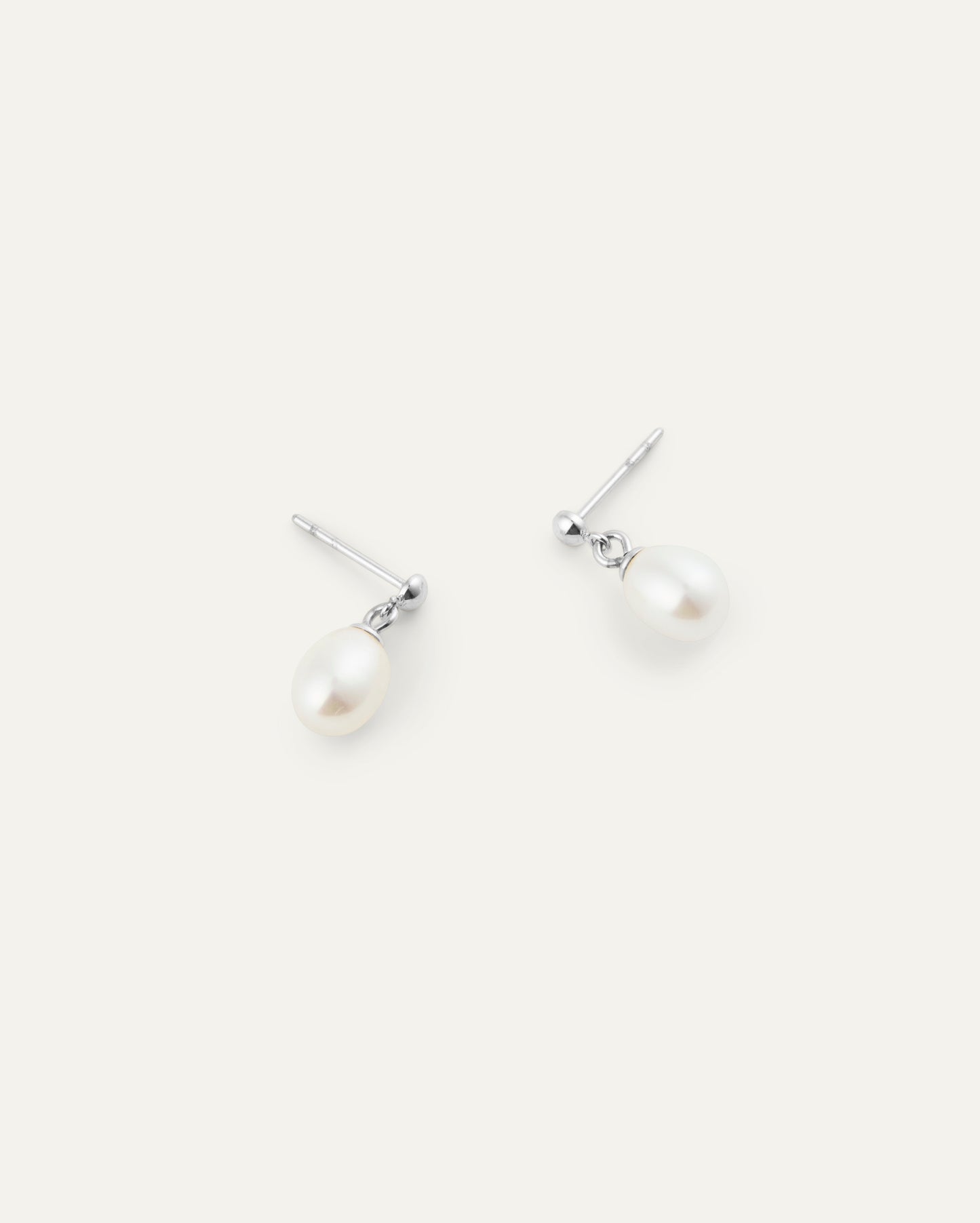 Aura Pearl Earring
