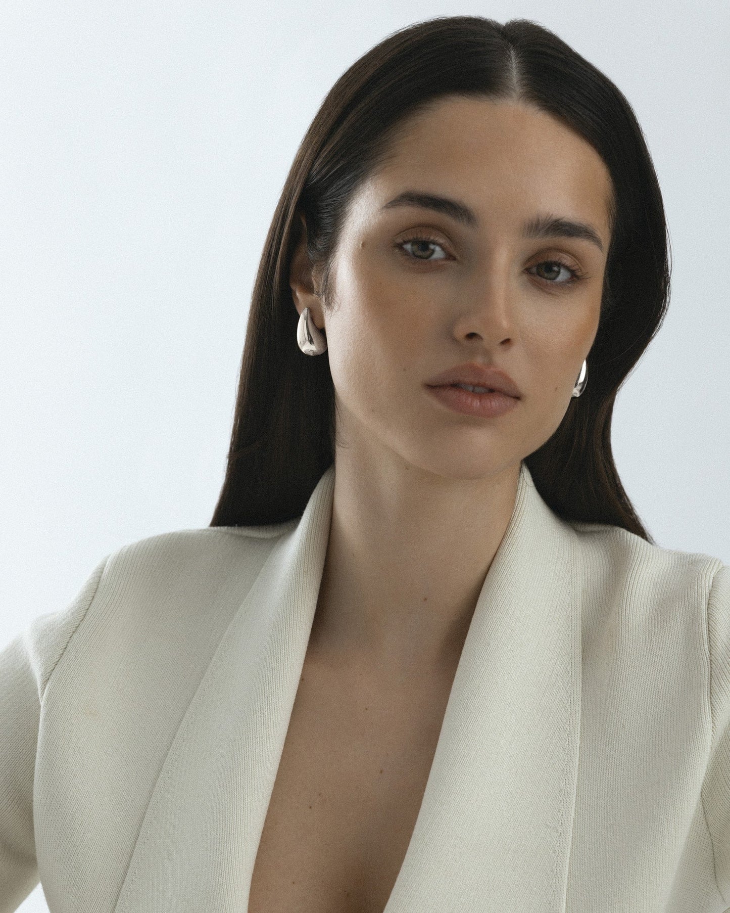 Plain daring large earring