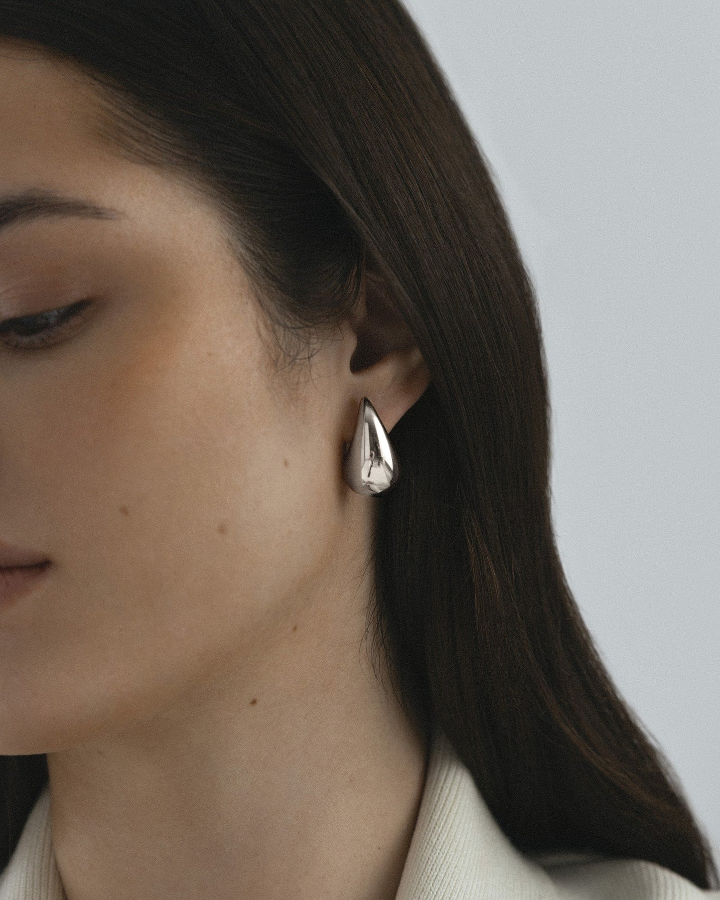 Plain daring large earring