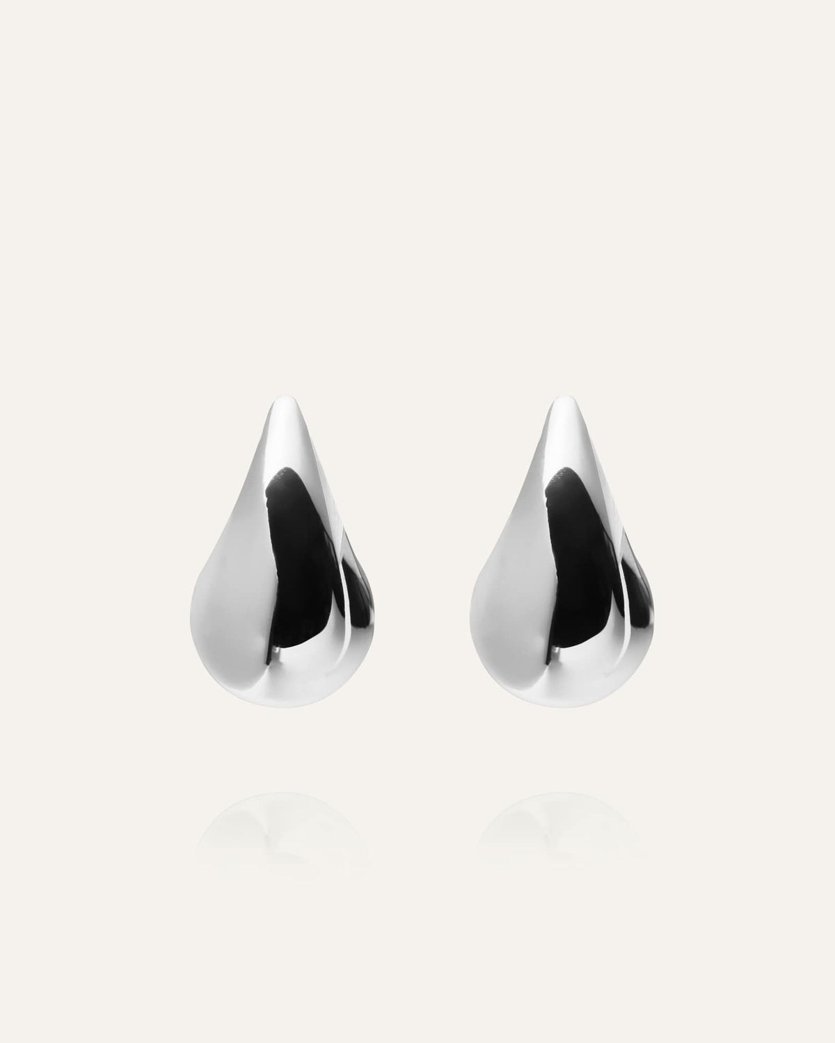 Plain Daring Small Earring