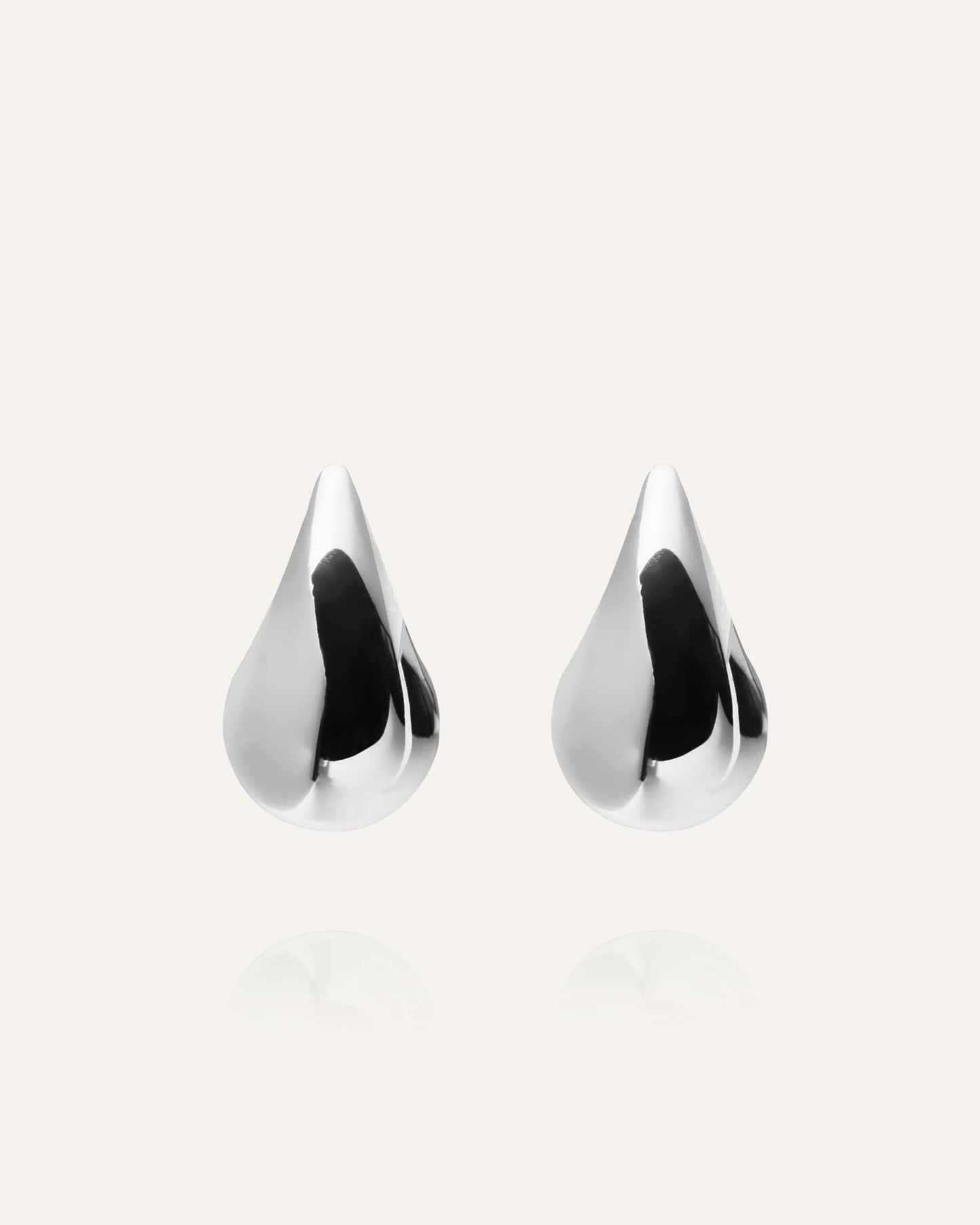 Plain daring small earring