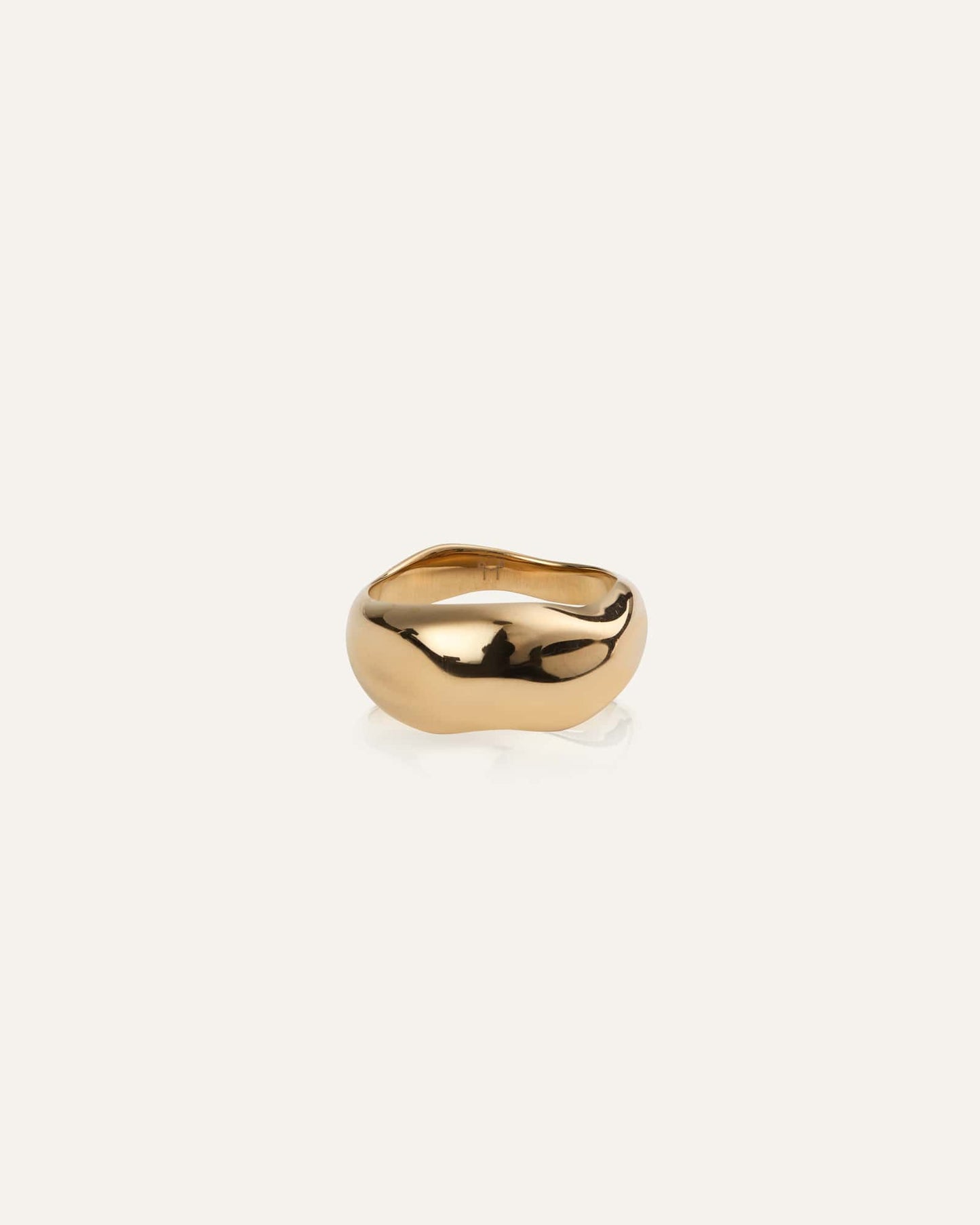 WAVY BOLDED LARGE RING