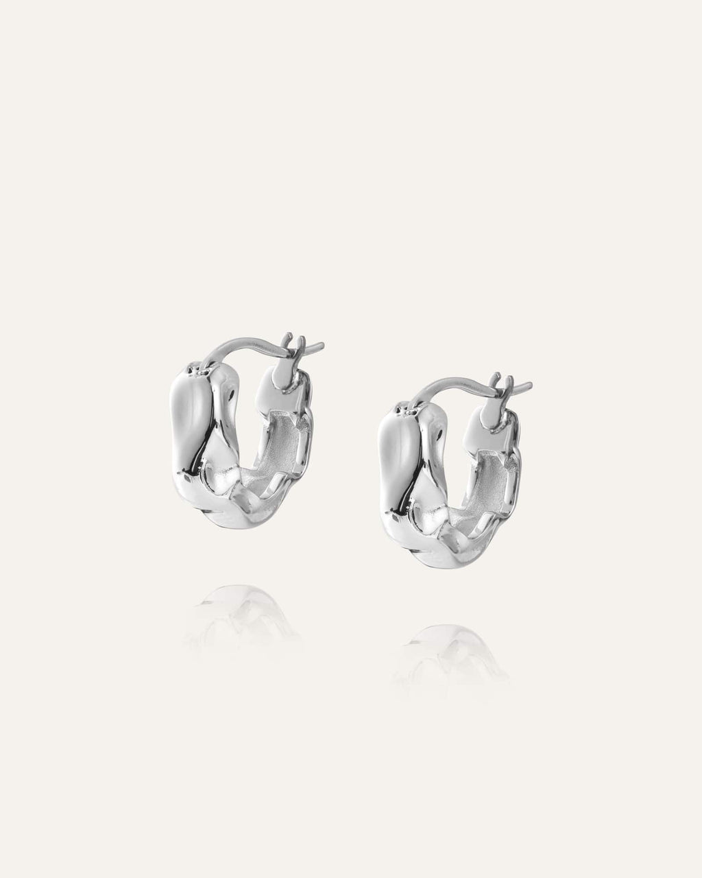 Wavy Bolded Small Hoops